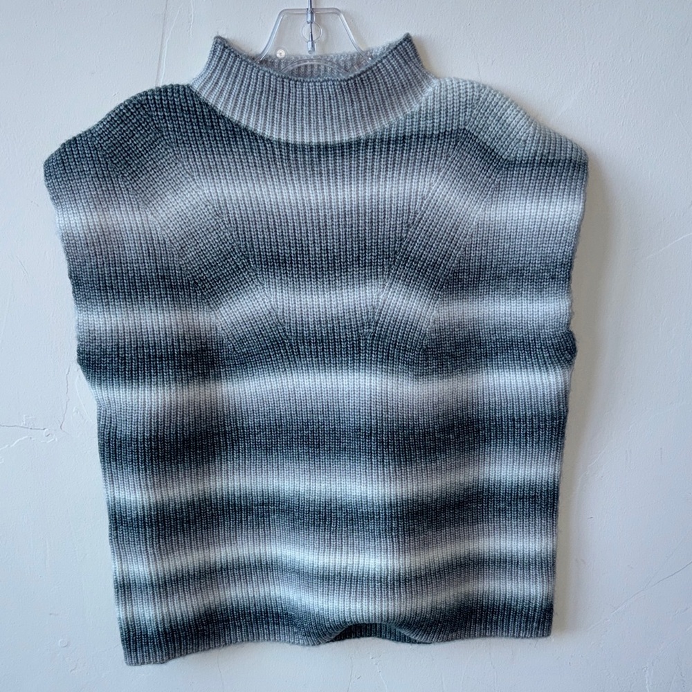 DELUC sweater vest in a grey ombre color